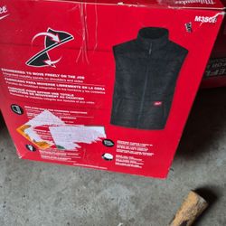 Men's Medium Black FREEFLEX Lightweight Insulated Vest
by

Milwaukee STORE PRICE 69.97