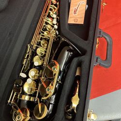 Nice Black Alto Saxophone with New Box of Reeds $350 Firm