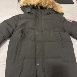 Selling this Canada Goose coat, in size XS.  📍QUEENS, NEW YORK
