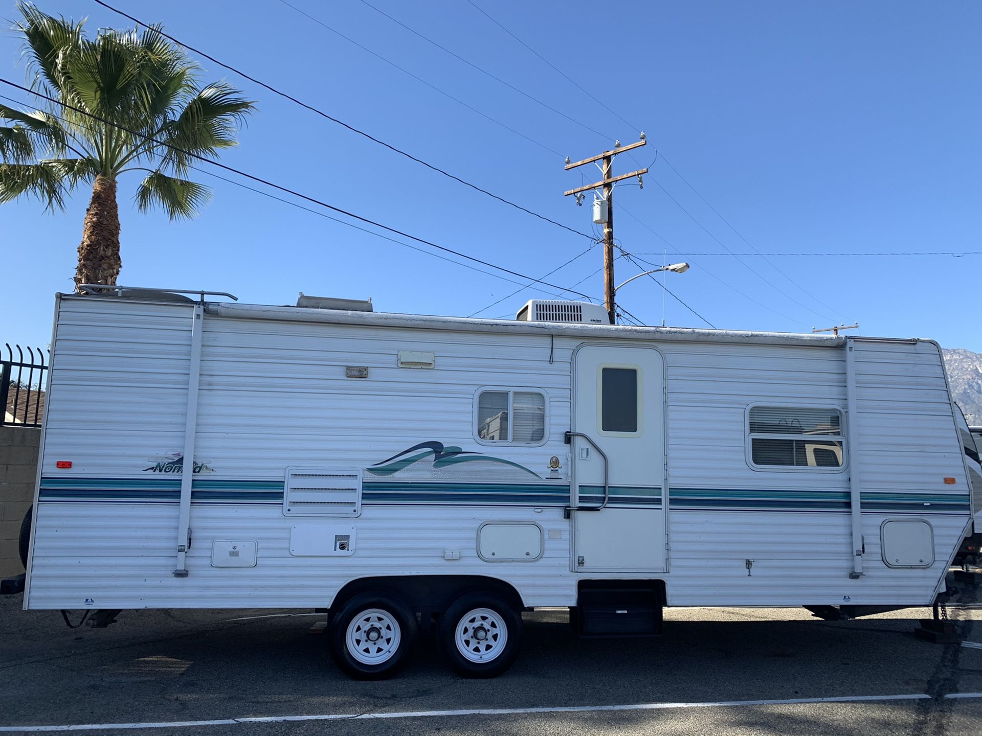 2002 nomad 26ft travel trailer with large power slide out in excellent condition