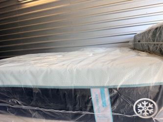 Set king sizes mattress and box Spring  Tempur pedíc Luxeadapt híbrid