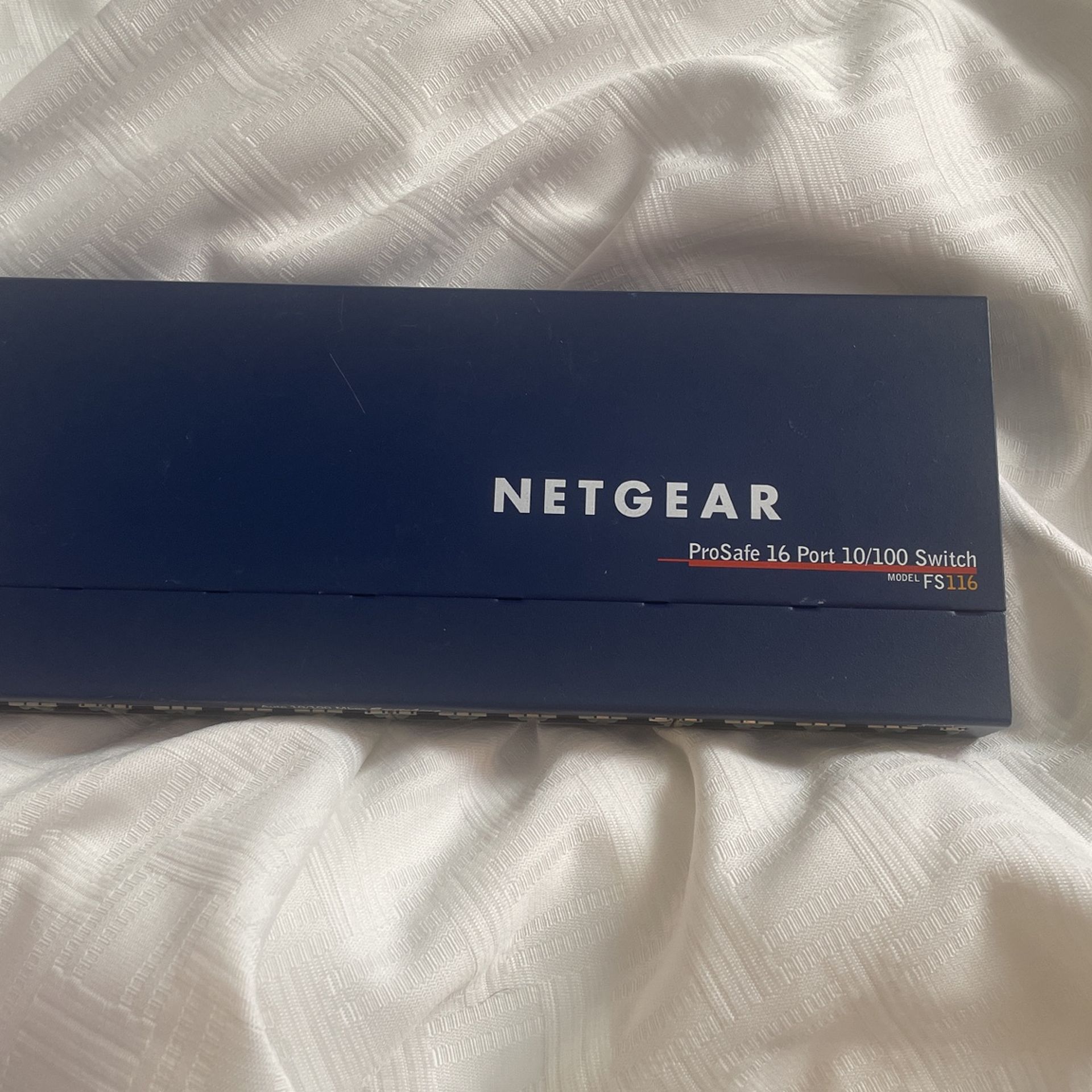 NETGEAR PROSAFE 16 Port 10/100 Switch