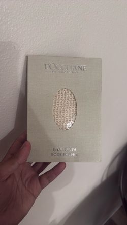 L'OCCITANE Loofah Exfoliating Sponge Glove Body Buffer Scrub New In Box SEALED