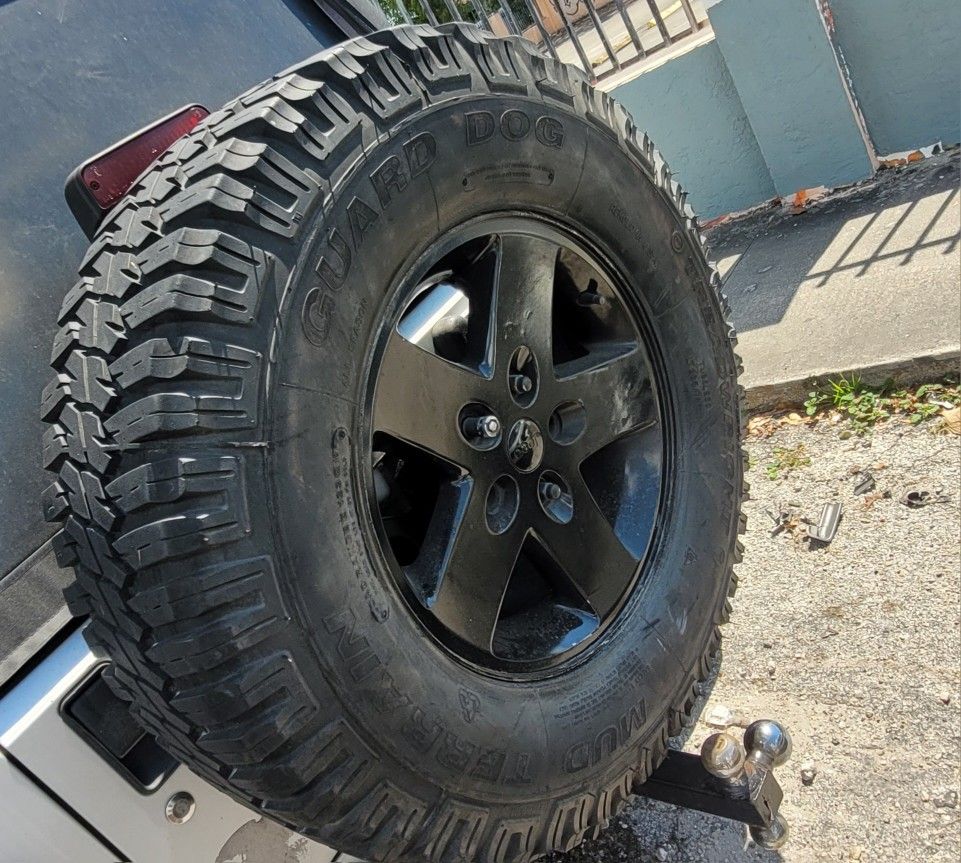 Jeep Wrangler Parts..Tj Yj 5 Wheels And Tires , Also Doors ,body Tub T Clean 2 Owner