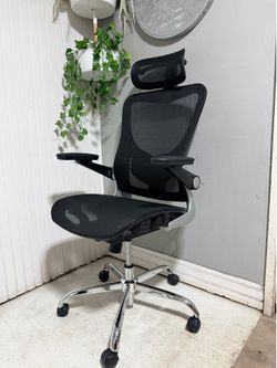 Desk chair, office chair