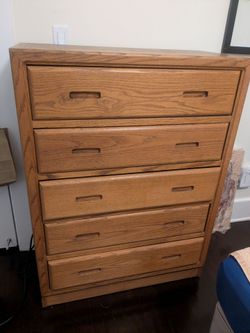 Bedroom furniture set