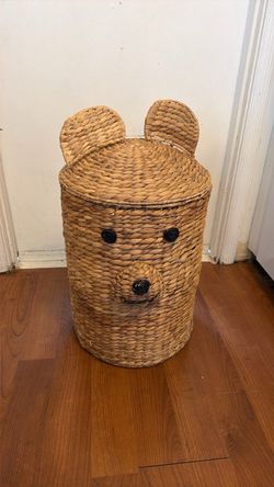 Pottery barn kids Wicker Bear Hamper Basket with Lid