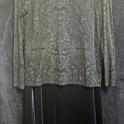 Women’s dialogue skirt and blouse size M 