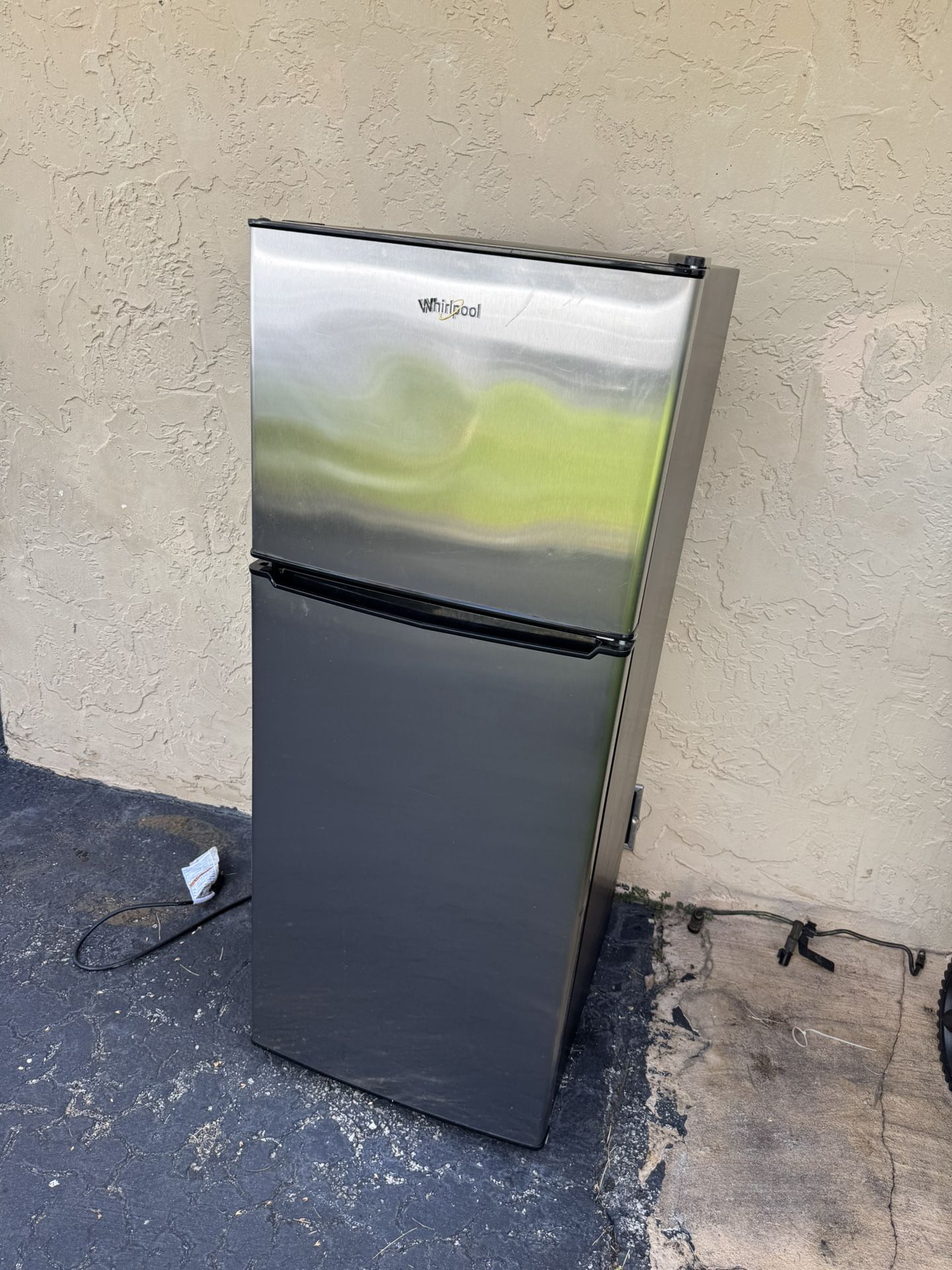 Whirlpool 4.5 Cu Fridge Mini Freezer