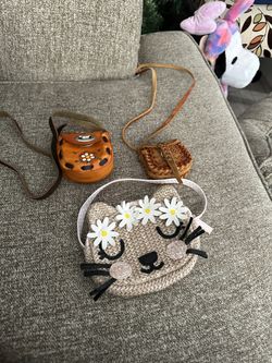 Girls Little Purse Or AirPod Holder