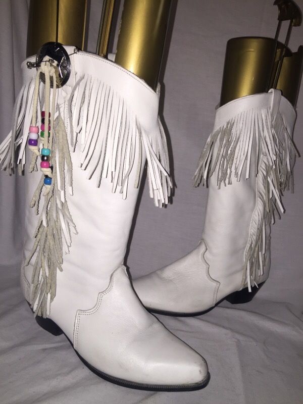 White women's dingo leather boots with fringe size 7.5