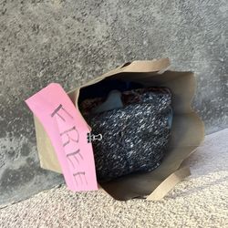 Free women’s clothes M/L Hillcrest near Scripps Mercy Hospital