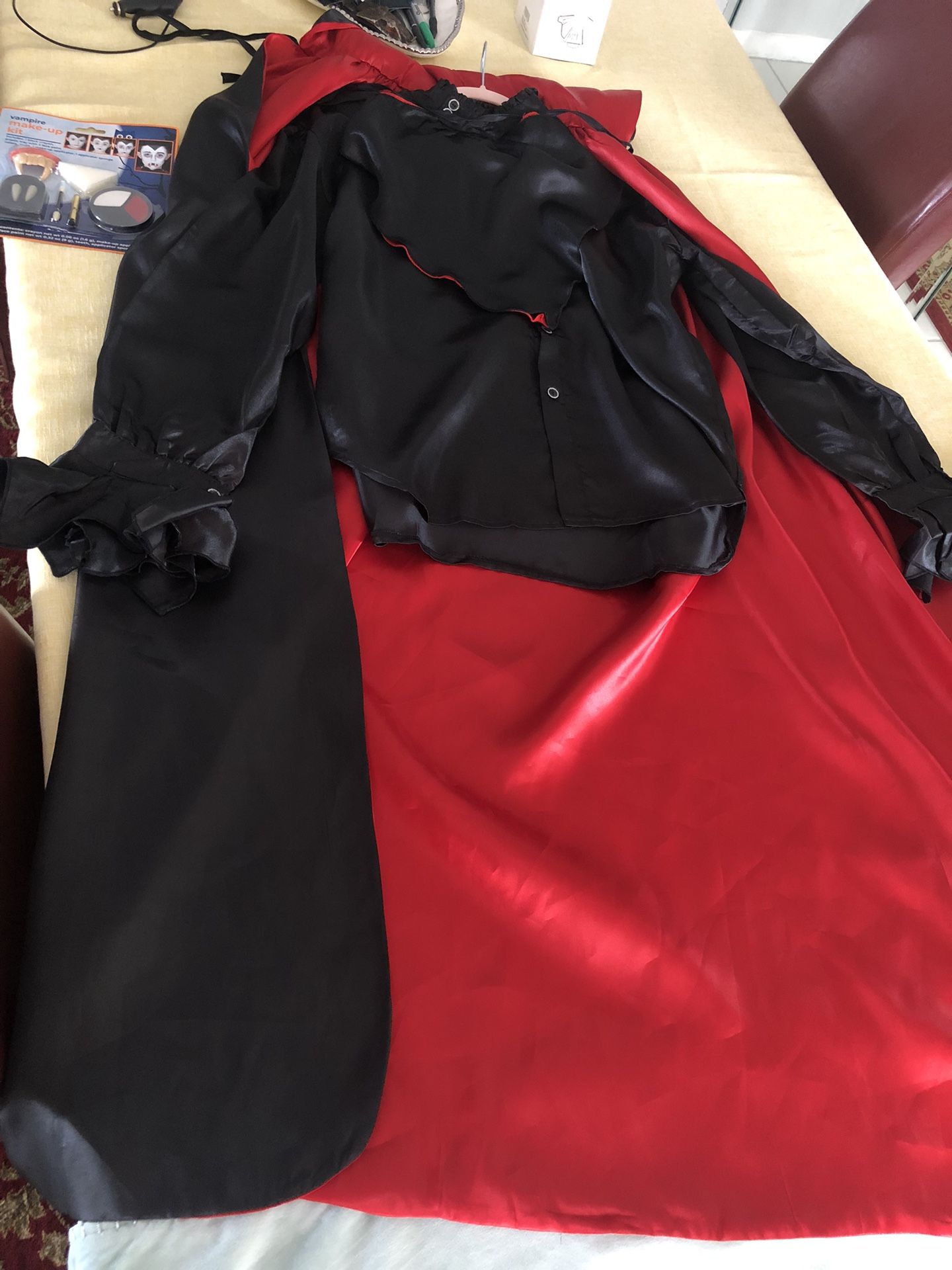 Dracula Vampire Halloween Costume Makeup Fangs Teeth