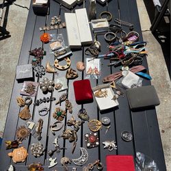 Costume jewelry lot