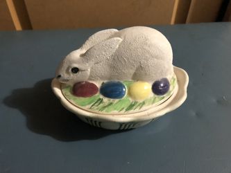 Small vintage bunny candy dish