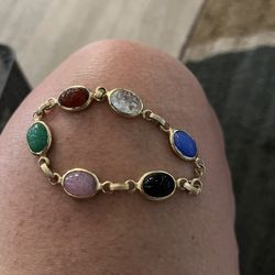 VTG Gold Tone Scarab Bracelet - Very Good Condition  Beautiful 