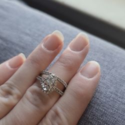 Wedding & Engagement Ring