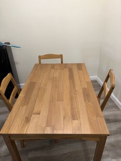 Dining room table 4 matching chairs solid pine wood