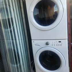 Stackable/ Side By Side Washer And Dryer 