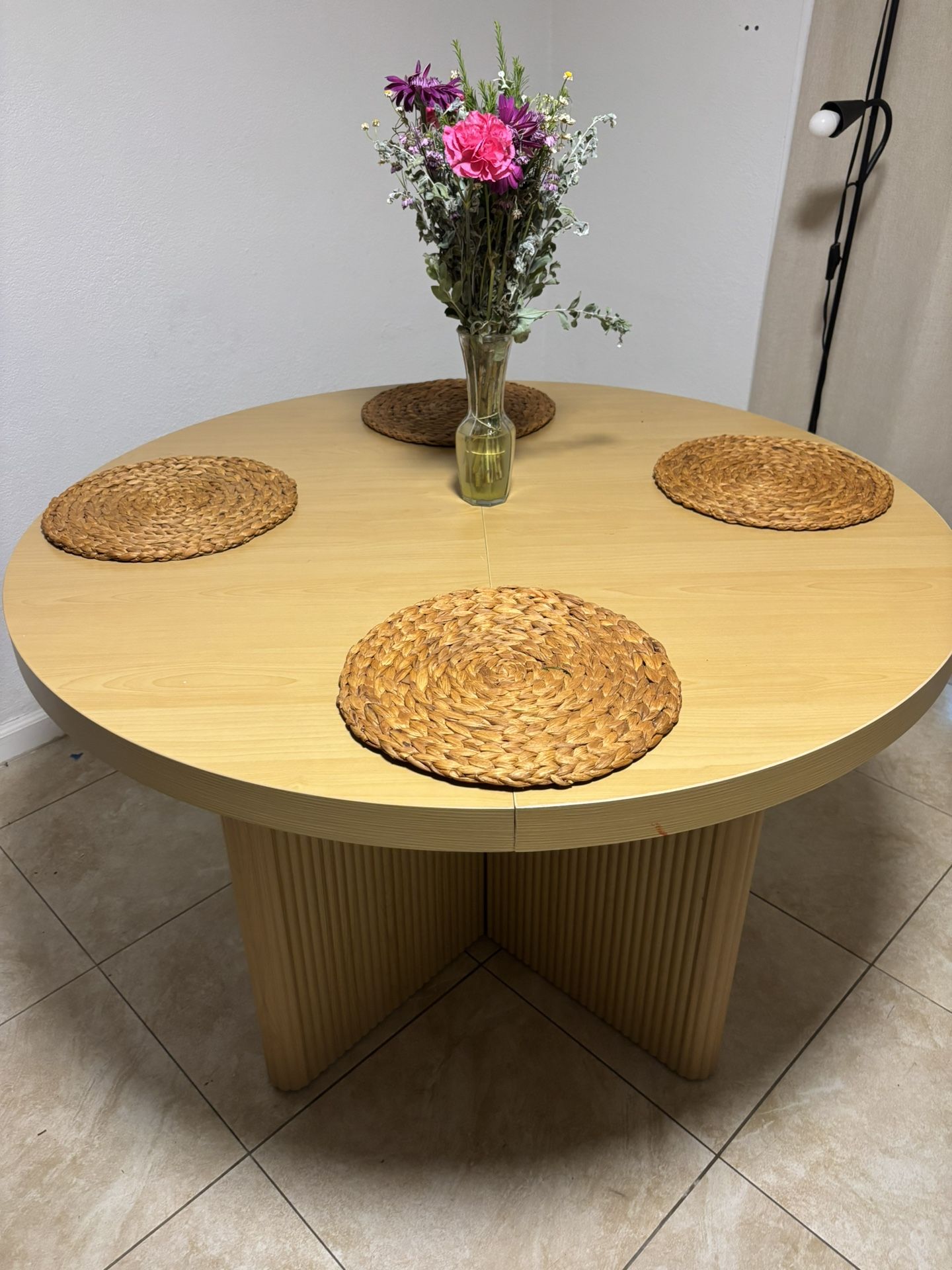 Table For 4-6 People