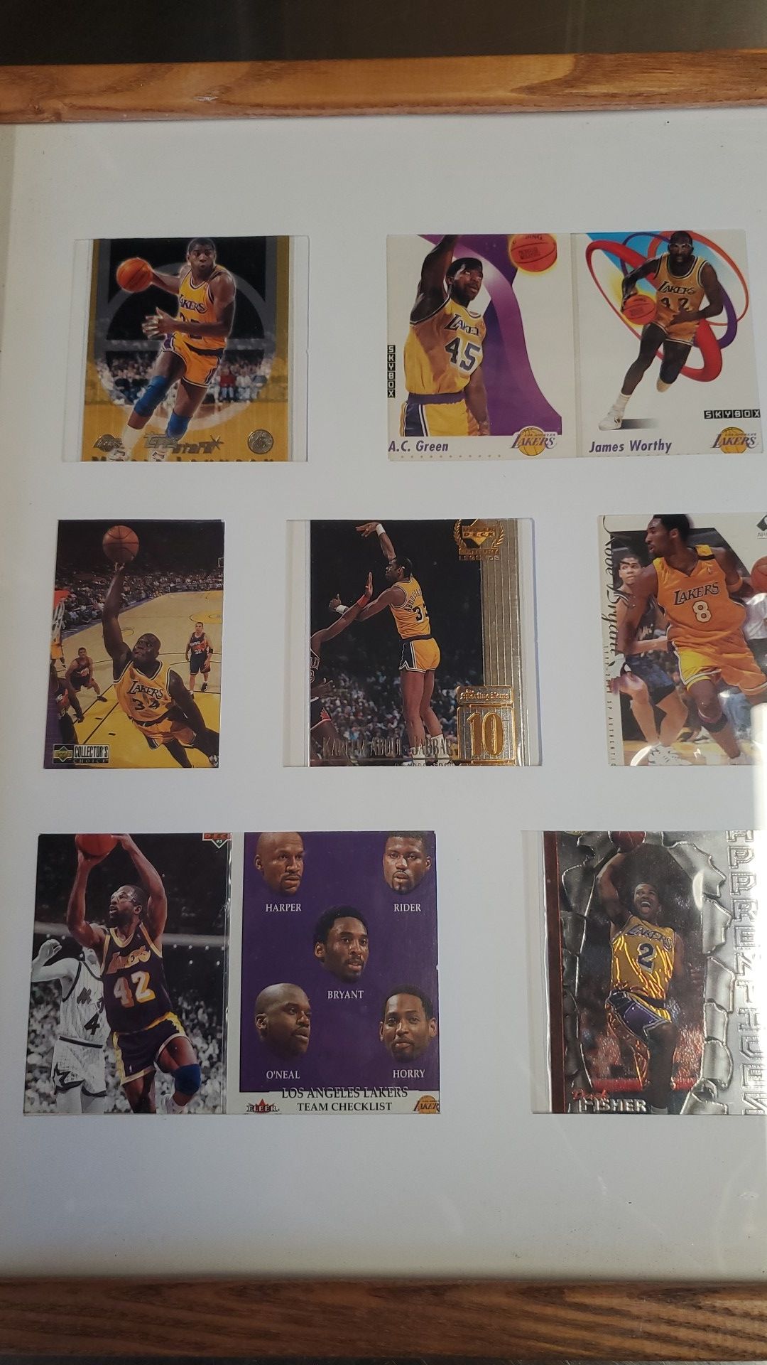 La Lakers cards. Includes kobe Bryant, A.C green, James worthy, O'Neal and magic johnson and kareen Abdul jaubelar