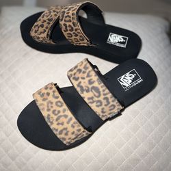 Women’s Vans Sandals Size 6