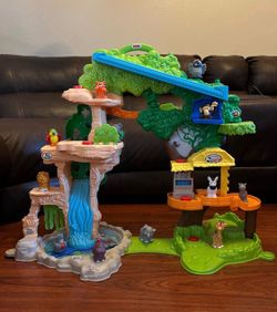 Little People Share & Care Safari Playset & 13 Animals