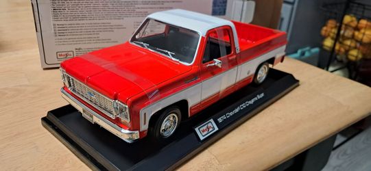 1974 Chevrolet C10 Cheyenne Super 1/18 scale die-cast Pickup truck New