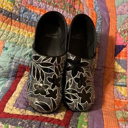 Dansko Shoes Size 40- New No Box
