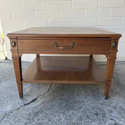 Mid-Century Modern Heritage Henredon Side End Lamp Table
