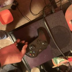 Xbox One With Controler