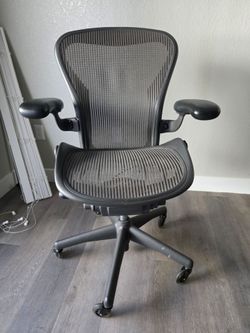 Herman Miller Chair (Medium)