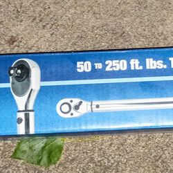 Quinn 1/2 in. Drive, 50 to 250 ft-lb Click Torque Wrench