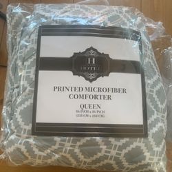 New Comforter Queen Grey/white  