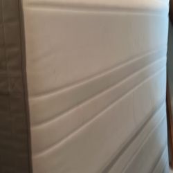 Used Queen Size Bed Frame And Matress