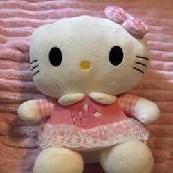 Hello kitty plush 🎀