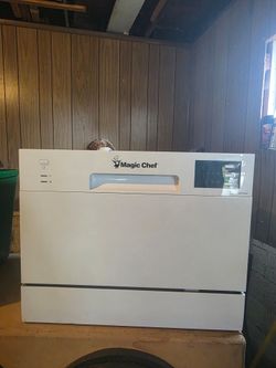 Magic Chef MCSCD6W5 Energy Star 6-Place Setting 6 Plate Countertop Dishwasher, White
