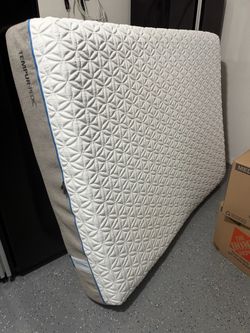 Tempurpedic Tempur Cloud Supreme Queen Mattress