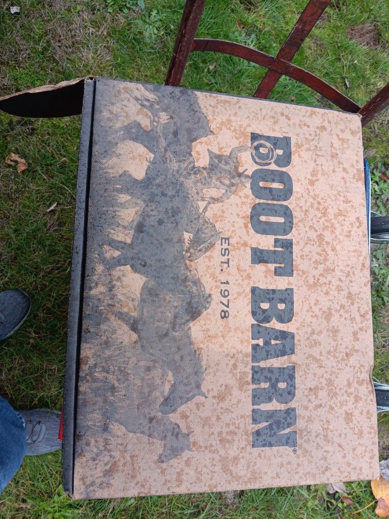 BRAND NEW WOMEN'S COWBOY BOOTS FOR SALE