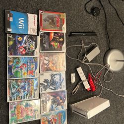 Large Wii bundle collection with all accessories