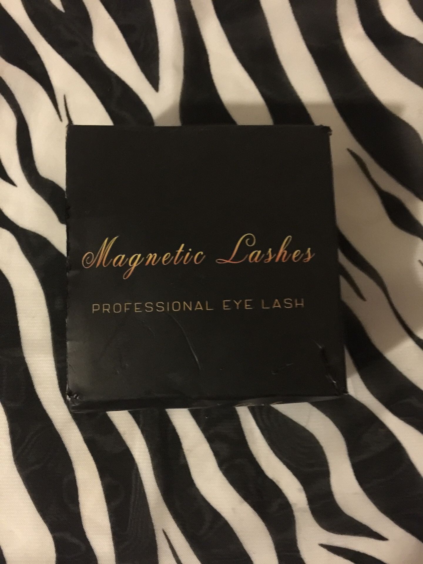 Magnetic EYELASHES