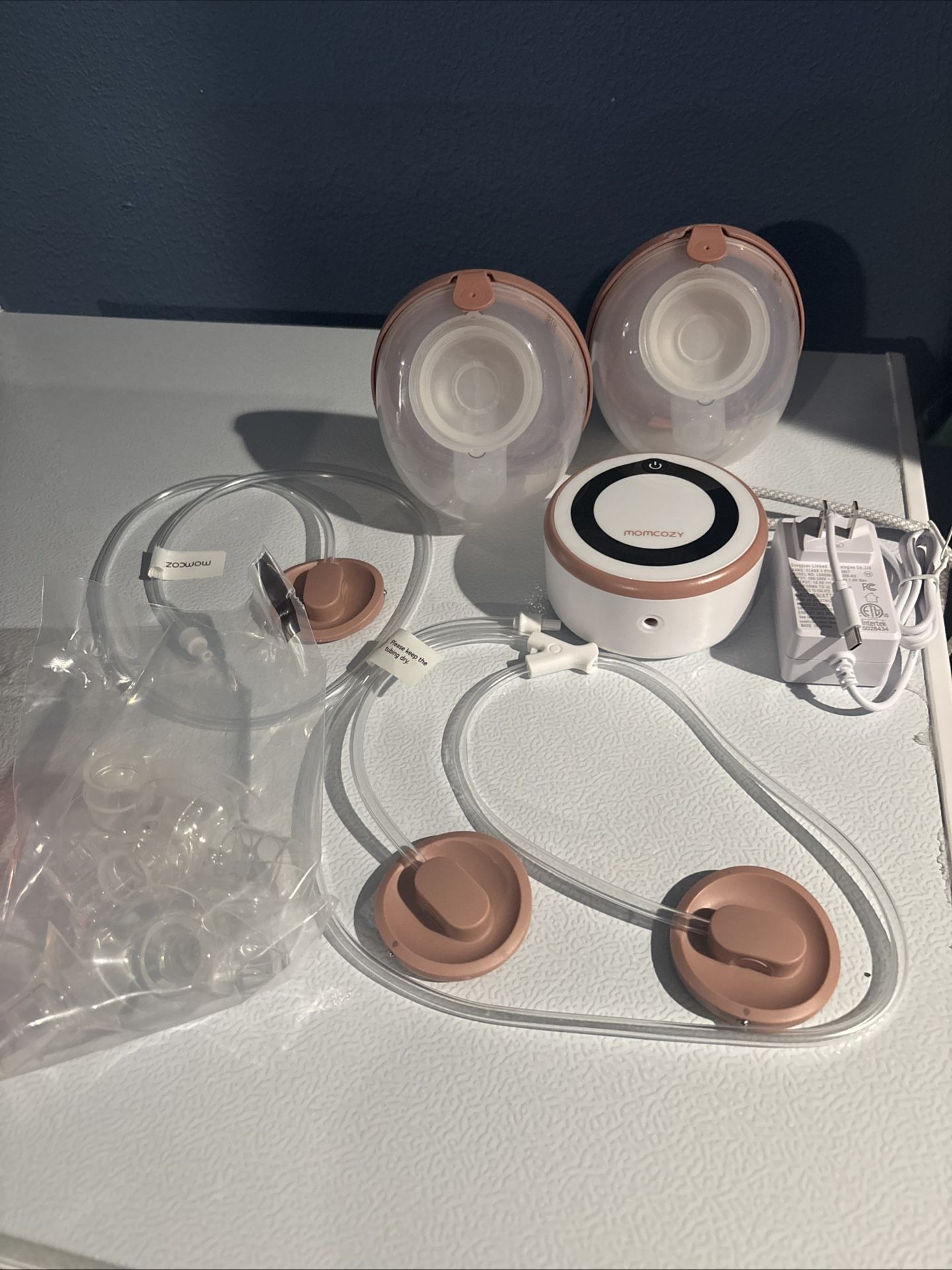 Momcozy Breast Pump V1 Pro Hospital-Grade, Hands-Free & Portable Wearable Pump