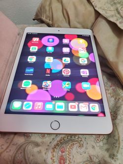 Ipad mini 5 with smart cover - excellent condition