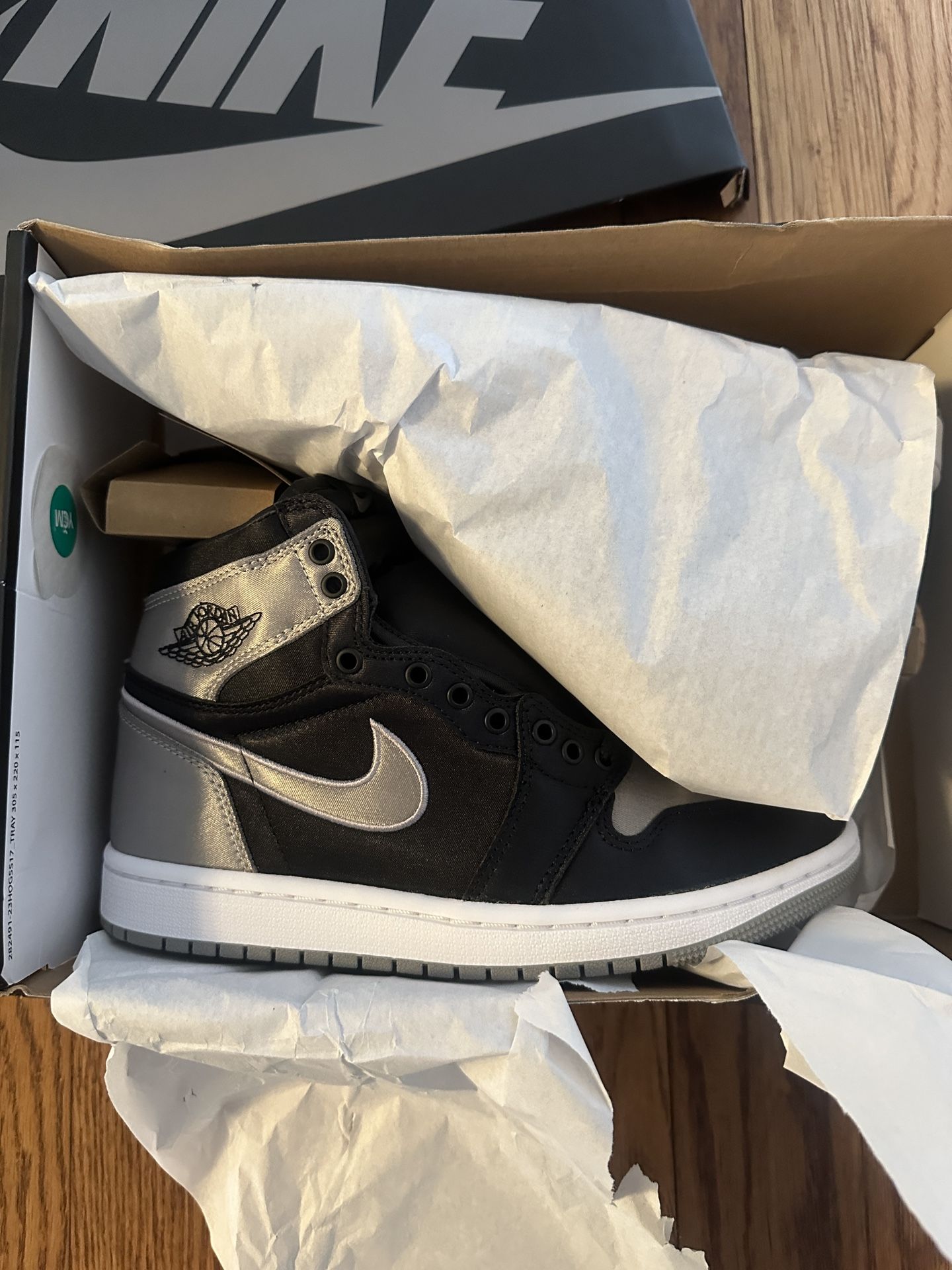 Women’s Jordan 1 Retro. NIKE New