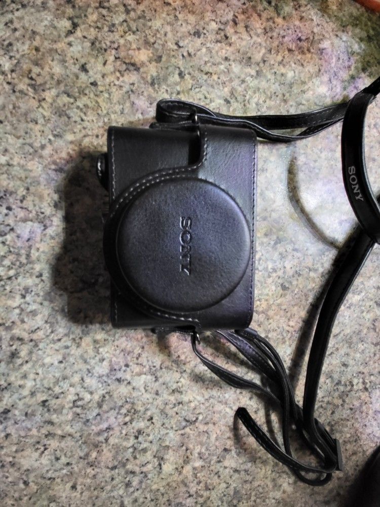 Sony - Cyber-shot RX100 VI 21.0-Megapixel Digital Camera - Black