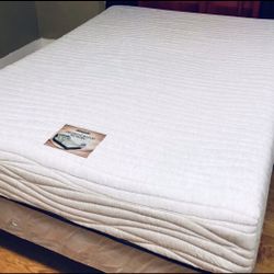 Mattress+Box Queen Memory Foam Gel 11”thick brand New We Finance delivery available 