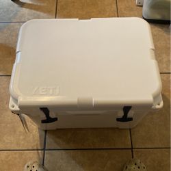 Yeti Tundra 35 Cooler.