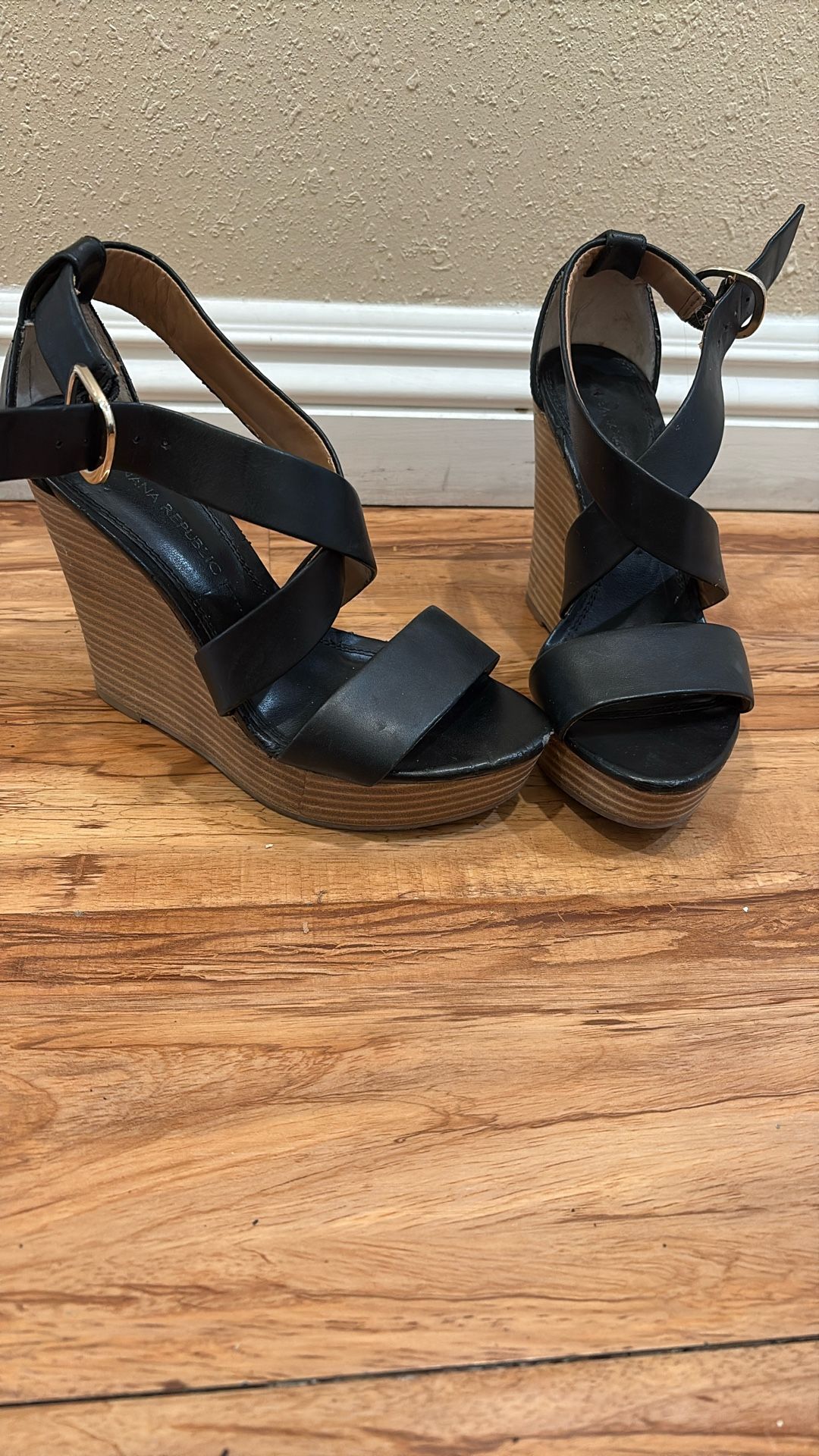 Black Wedges 