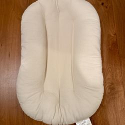 Gently used Snuggle Me Organic
