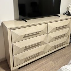 Modern 6 Drawer Dresser 